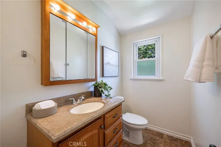 Front Bath (1/2)