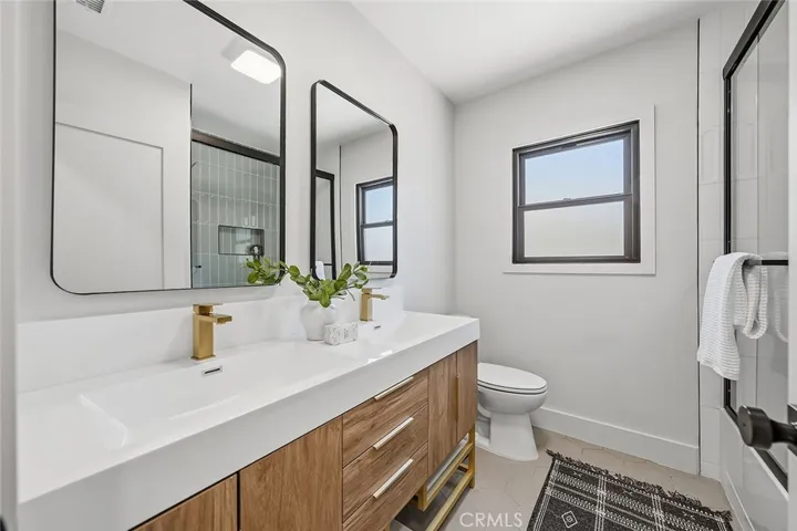 Hall bath- double vanity