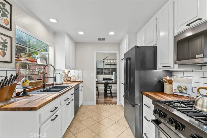 24510 Apple St., Newhall, California 91321