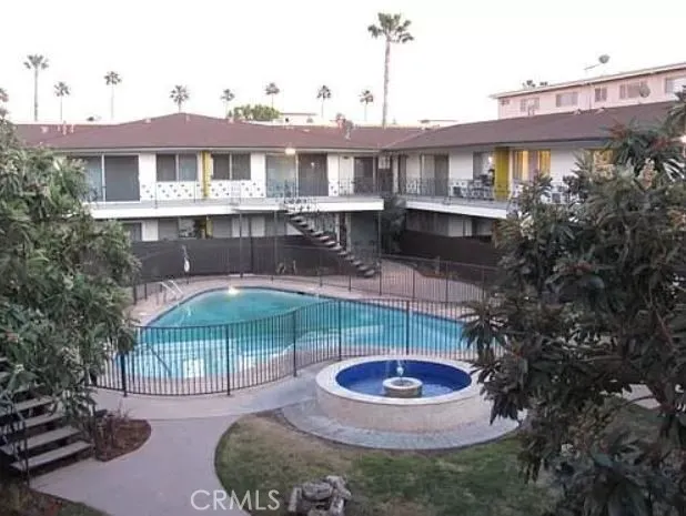 5168 Yarmouth 28, Encino, California 91316