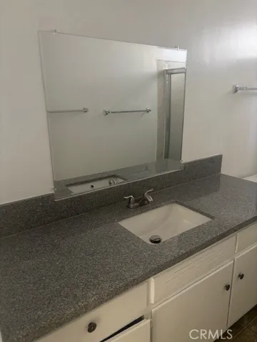 5168 Yarmouth 28, Encino, California 91316