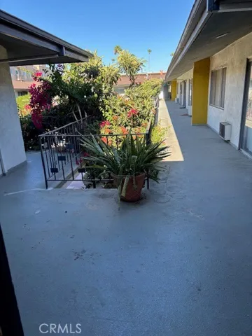 5168 Yarmouth 28, Encino, California 91316