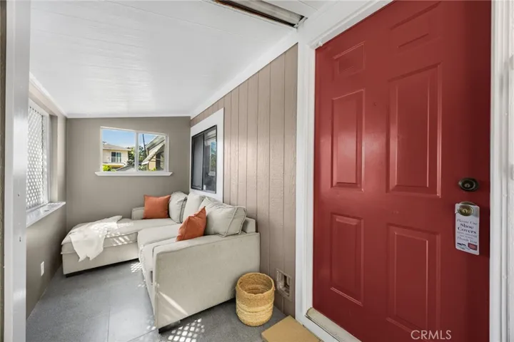 Front entrance to small sunroom
