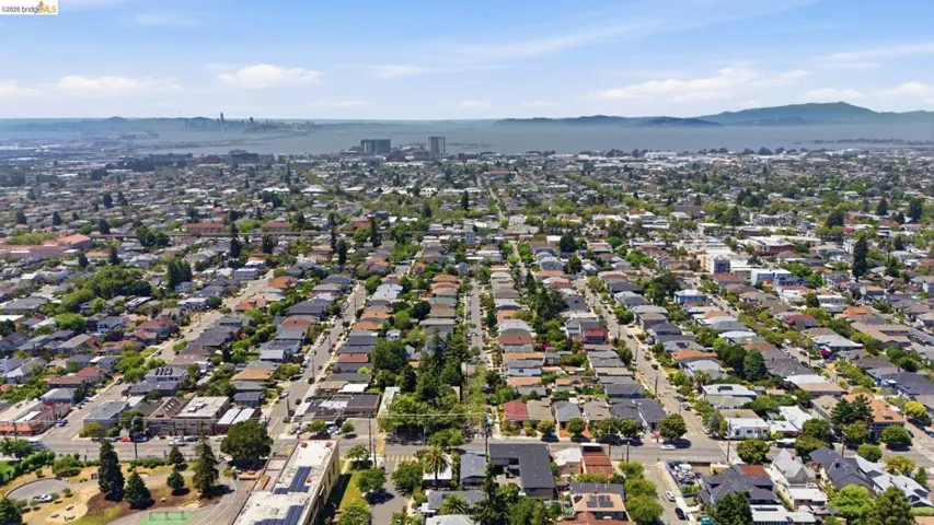 546 61st St, Oakland, California 94609