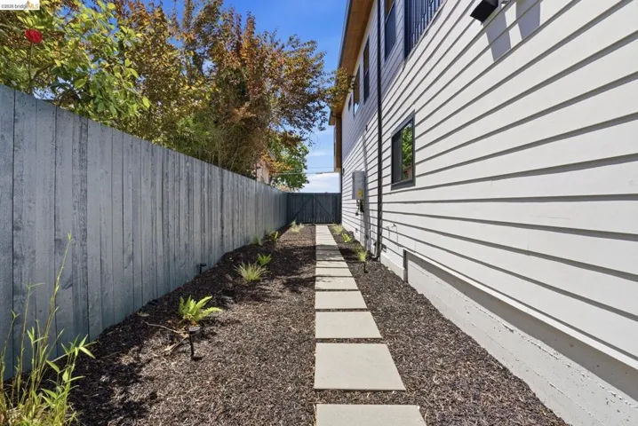 546 61st St, Oakland, California 94609
