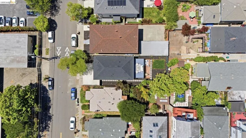546 61st St, Oakland, California 94609