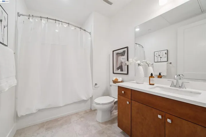 2339 Kinetic Cmn 209, Fremont, California 94539