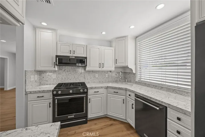 580 Black Hills Drive, Claremont, California 91711
