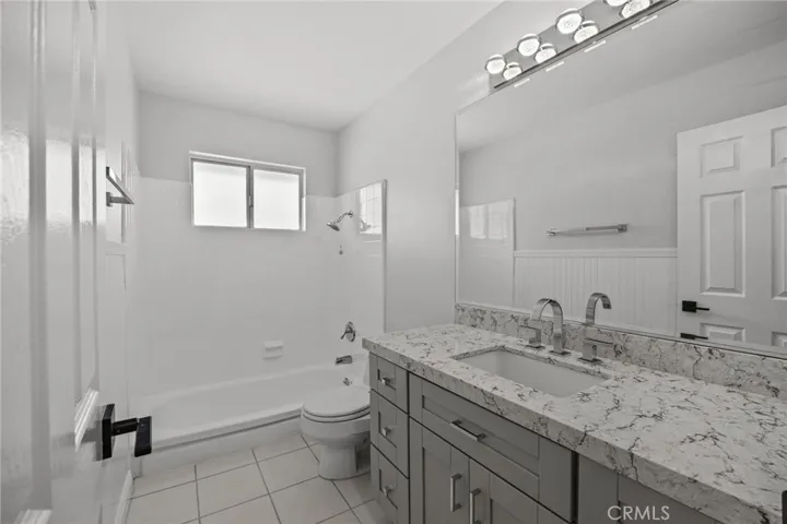 Full Hall bathroom