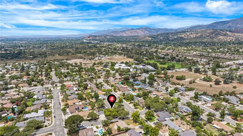 580 Black Hills Drive, Claremont, California 91711