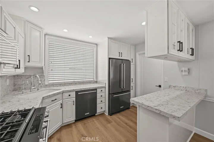 580 Black Hills Drive, Claremont, California 91711