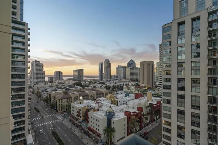 555 Front 1501, San Diego, California 92101