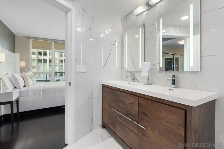 555 Front 1501, San Diego, California 92101