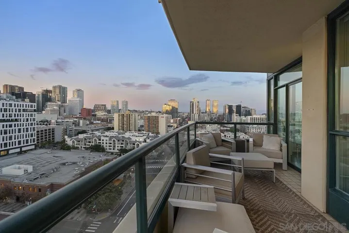 555 Front 1501, San Diego, California 92101