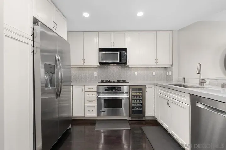 555 Front 1501, San Diego, California 92101