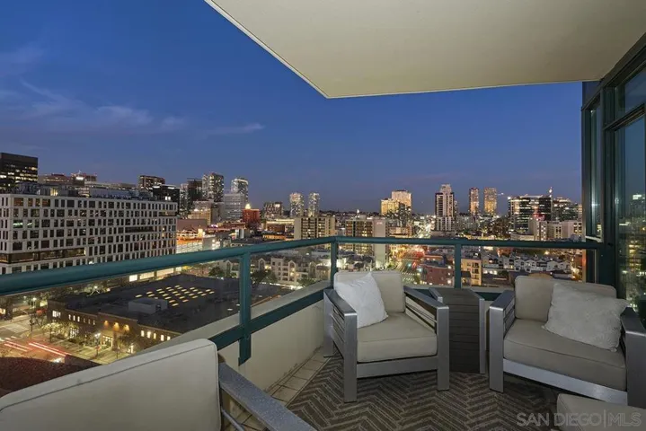 555 Front 1501, San Diego, California 92101