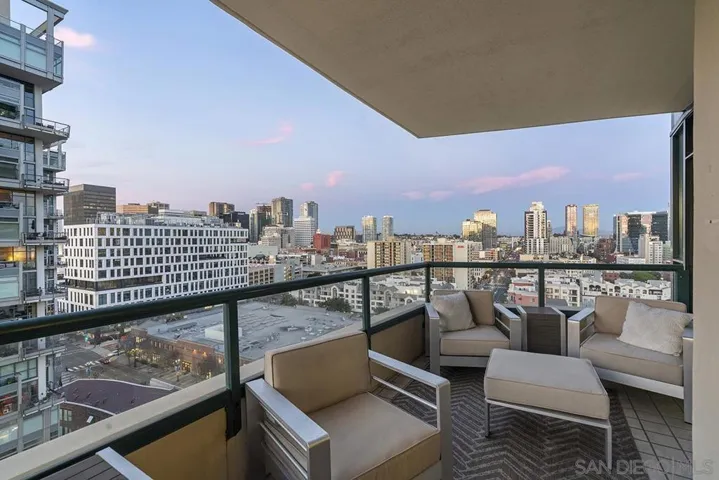 555 Front 1501, San Diego, California 92101
