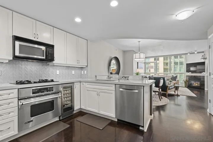 555 Front 1501, San Diego, California 92101