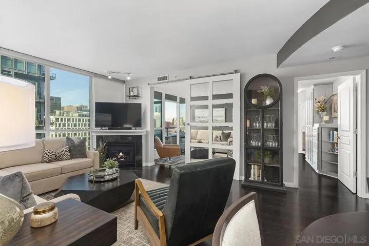 555 Front 1501, San Diego, California 92101