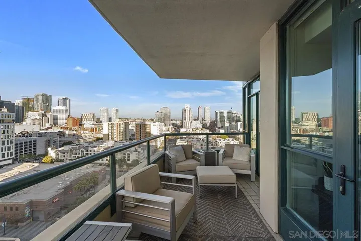 555 Front 1501, San Diego, California 92101