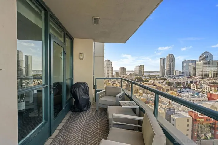555 Front 1501, San Diego, California 92101