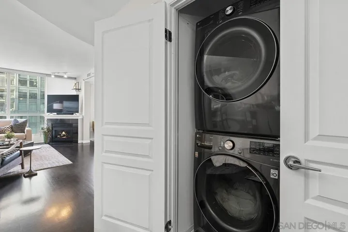 555 Front 1501, San Diego, California 92101