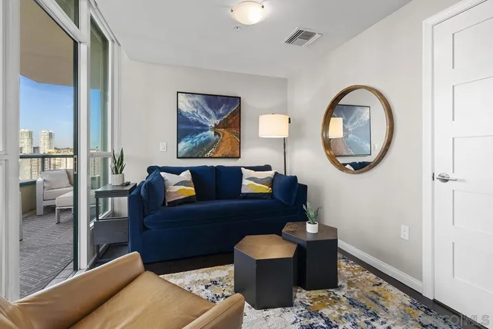 555 Front 1501, San Diego, California 92101