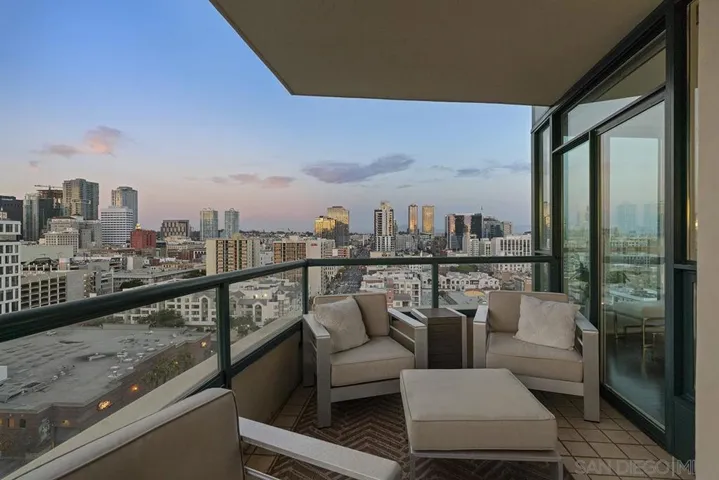 555 Front 1501, San Diego, California 92101