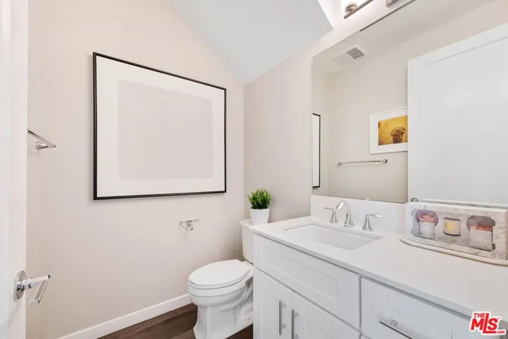 4378 Paxton Place, Calabasas, California 91302