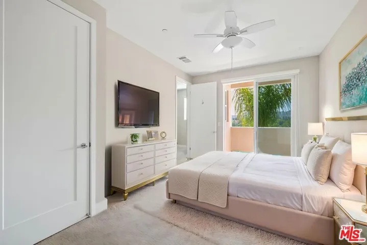 4378 Paxton Place, Calabasas, California 91302
