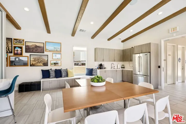 4378 Paxton Place, Calabasas, California 91302