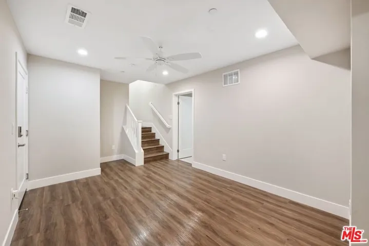 4378 Paxton Place, Calabasas, California 91302