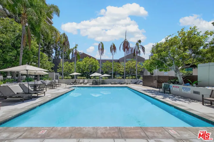 600 W 9th Street 913, Los Angeles, California 90015