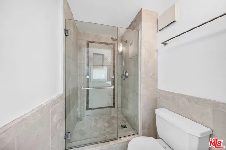 600 W 9th Street 913, Los Angeles, California 90015
