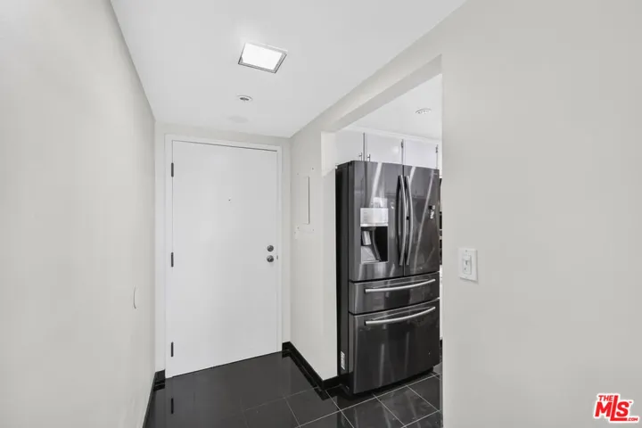 600 W 9th Street 913, Los Angeles, California 90015