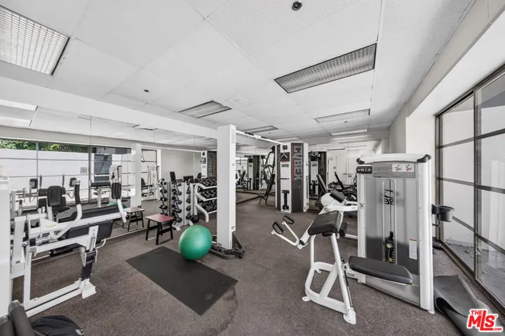 600 W 9th Street 913, Los Angeles, California 90015