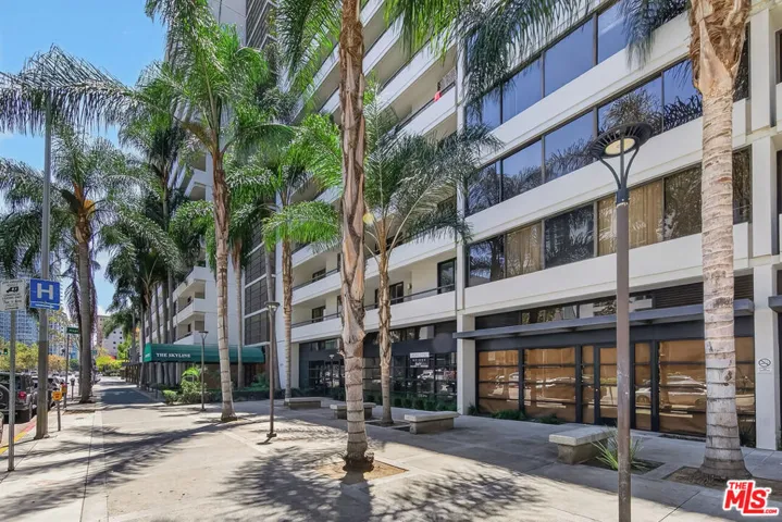 600 W 9th Street 913, Los Angeles, California 90015