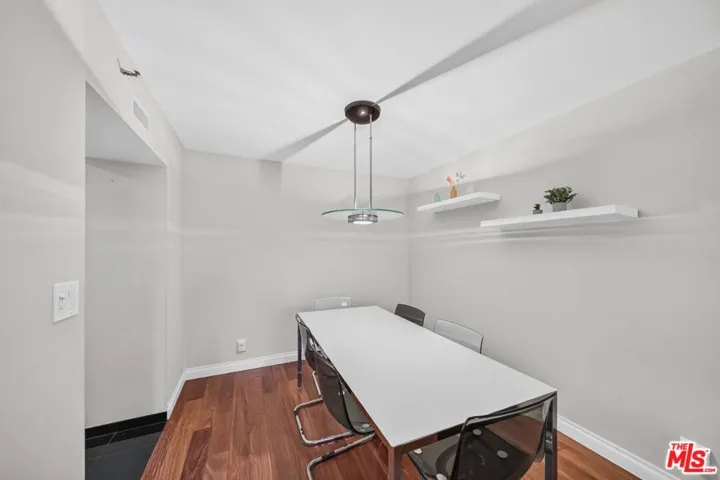 600 W 9th Street 913, Los Angeles, California 90015