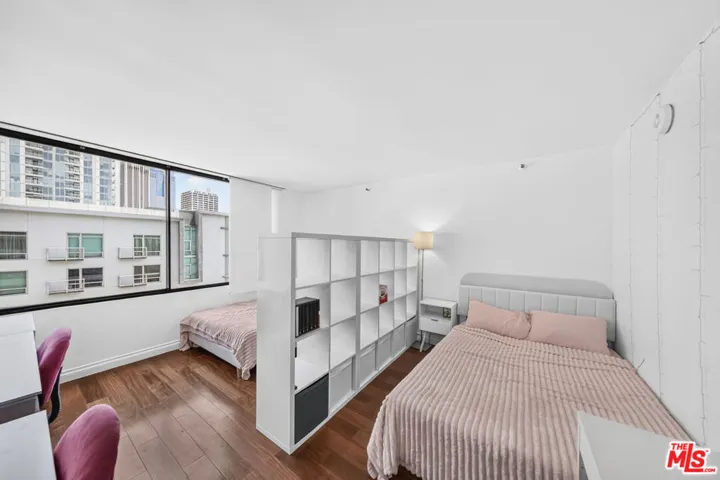 600 W 9th Street 913, Los Angeles, California 90015