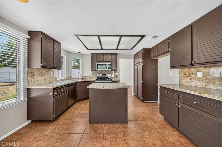 36194 Toulon Drive, Murrieta, California 92562