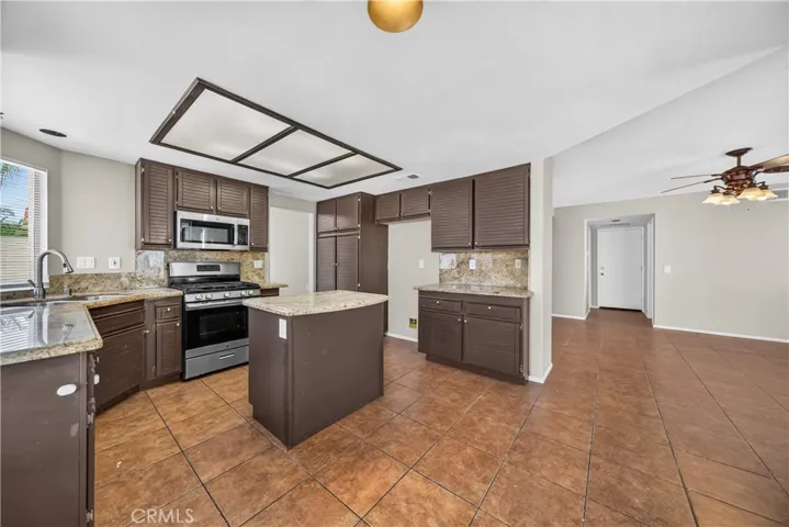 36194 Toulon Drive, Murrieta, California 92562