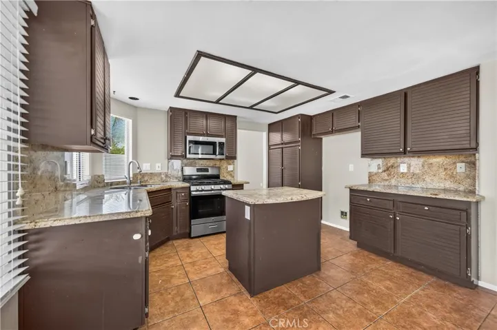 36194 Toulon Drive, Murrieta, California 92562