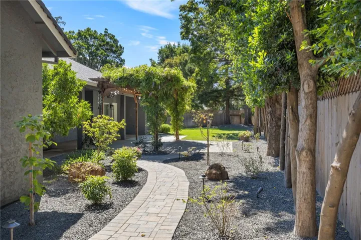 3 Wellington Ct, Chico, California 95973
