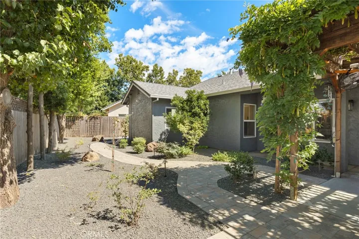 3 Wellington Ct, Chico, California 95973
