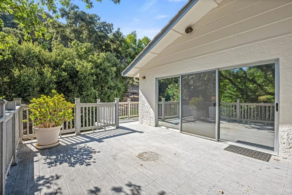 Main deck off the living room