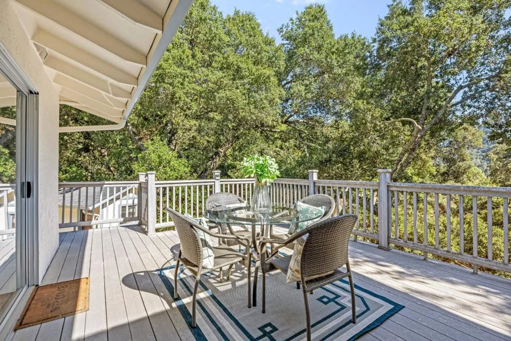 Dining deck
