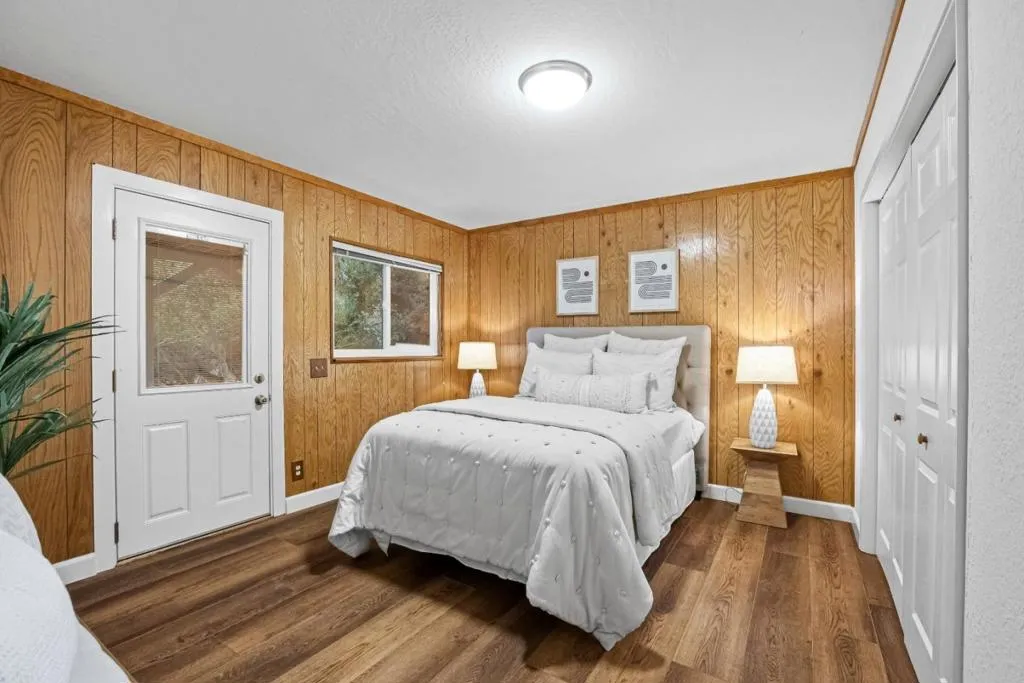 4th bedroom with private entrance on lower level