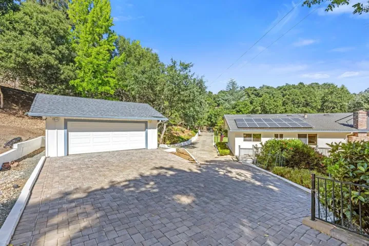 2 car detached garage with plenty of space to turn around