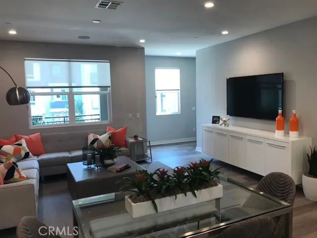 2288 Synergy, Irvine, California 92614