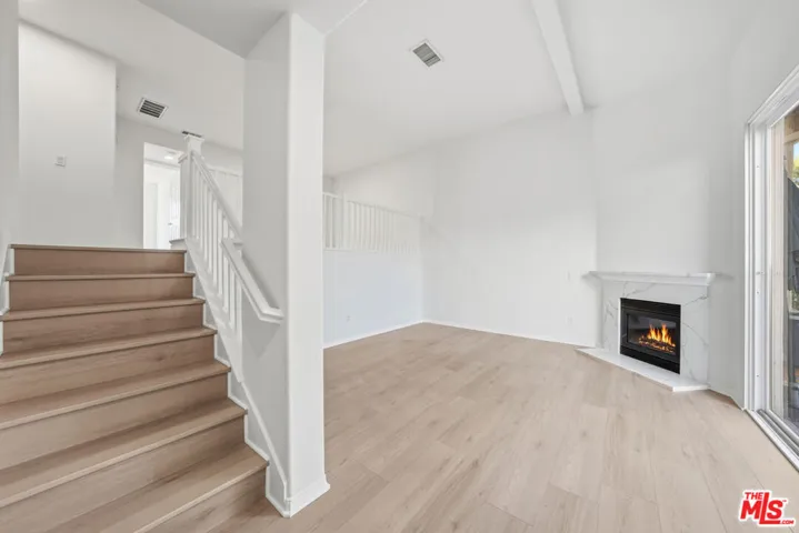 25715 Wagner Way B, Stevenson Ranch, California 91381